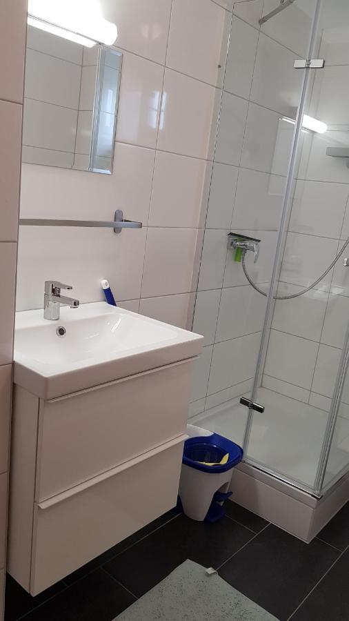 Outletcity Ferienwohnung Apartment 2 Metzingen  Luaran gambar