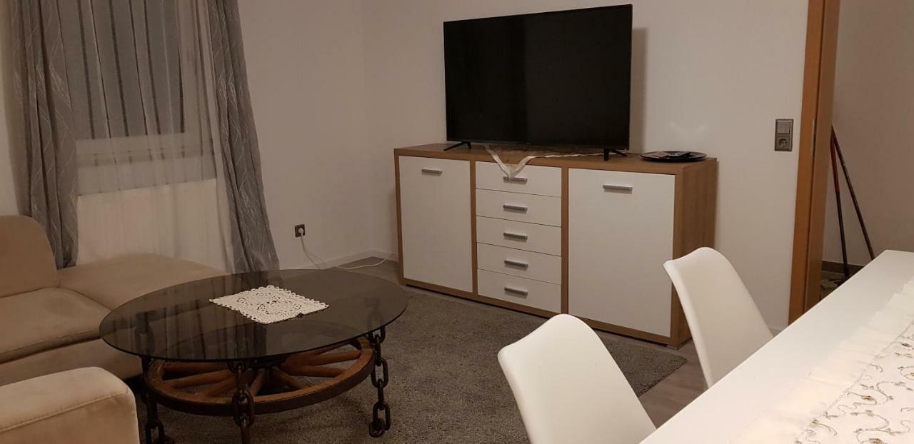 Outletcity Ferienwohnung Apartment 2 Metzingen  Luaran gambar