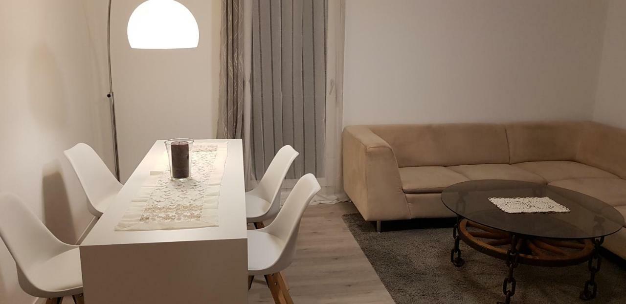 Outletcity Ferienwohnung Apartment 2 Metzingen  Luaran gambar