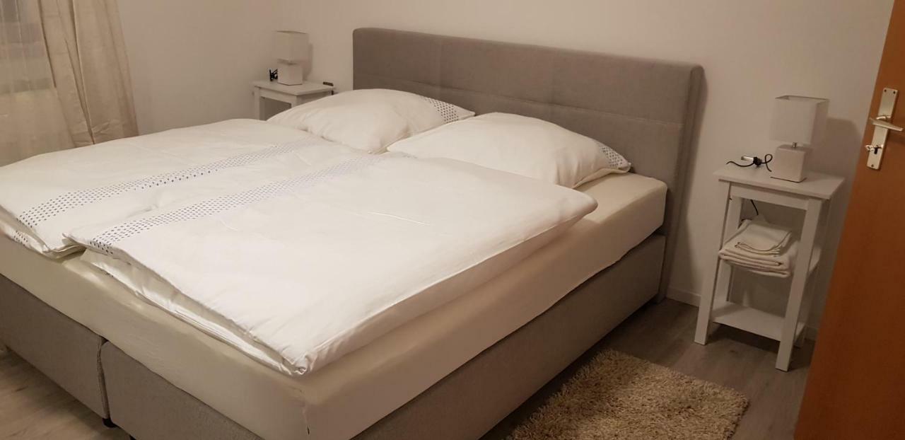 Outletcity Ferienwohnung Apartment 2 Metzingen  Luaran gambar