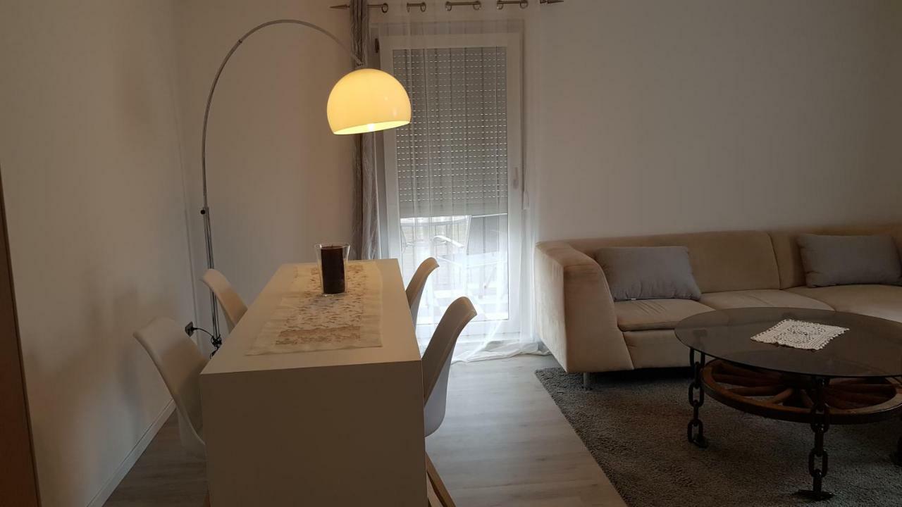 Outletcity Ferienwohnung Apartment 2 Metzingen  Luaran gambar