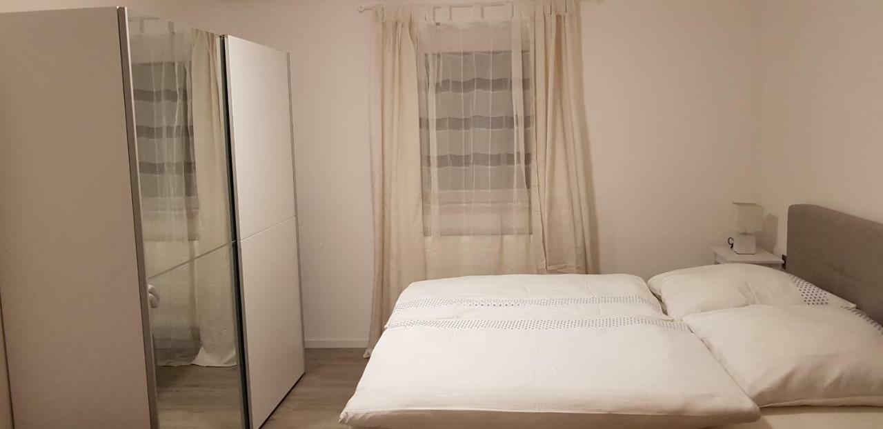 Outletcity Ferienwohnung Apartment 2 Metzingen  Luaran gambar