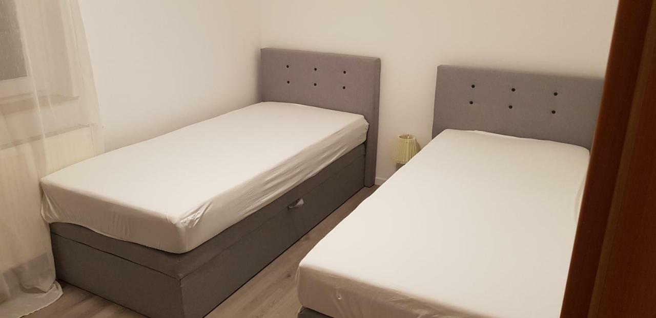 Outletcity Ferienwohnung Apartment 2 Metzingen  Luaran gambar
